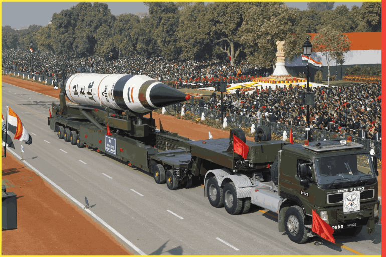 A surface-to-surface Agni V missile is displayed during the Republic Day parade in New Delhi January 26, 2013. India celebrated its 64th Republic Day on Saturday. REUTERS/B Mathur (INDIA - Tags: ANNIVERSARY MILITARY)