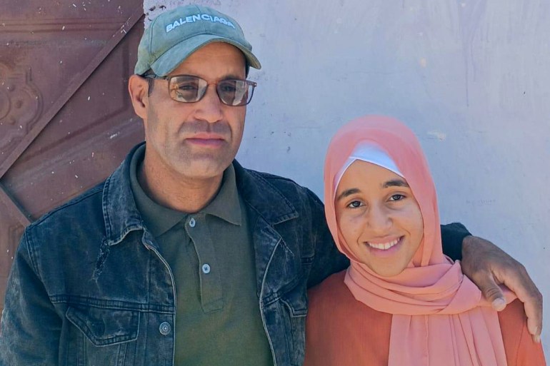 خالد جعا مع ابنته الصغرى قبل أن تقضي في الزلزال بإقليم تارودانت