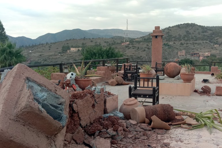 أجانب حزنوا لتضرر دار ضيافة شهيرة في ويكران/ المصدر: الجزيرة