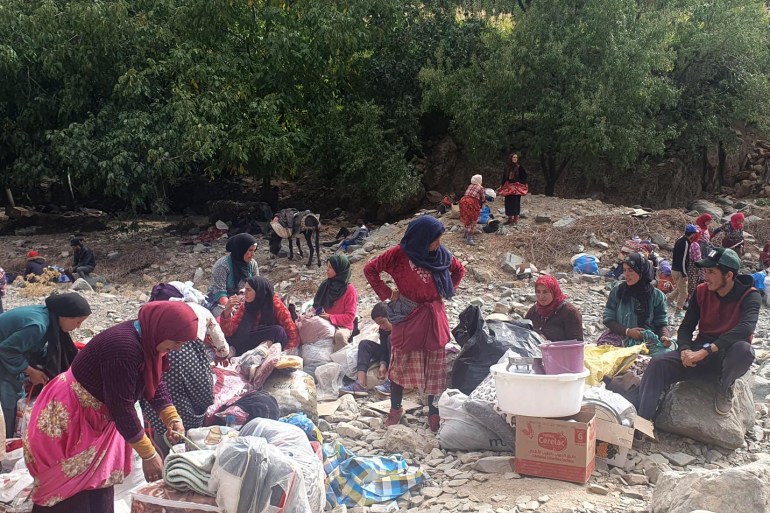 نساء قرية أمندار بإقليم الحوز بالمغرب شاركن بفعالية في توزيع ونقل المساعدات في الجبال