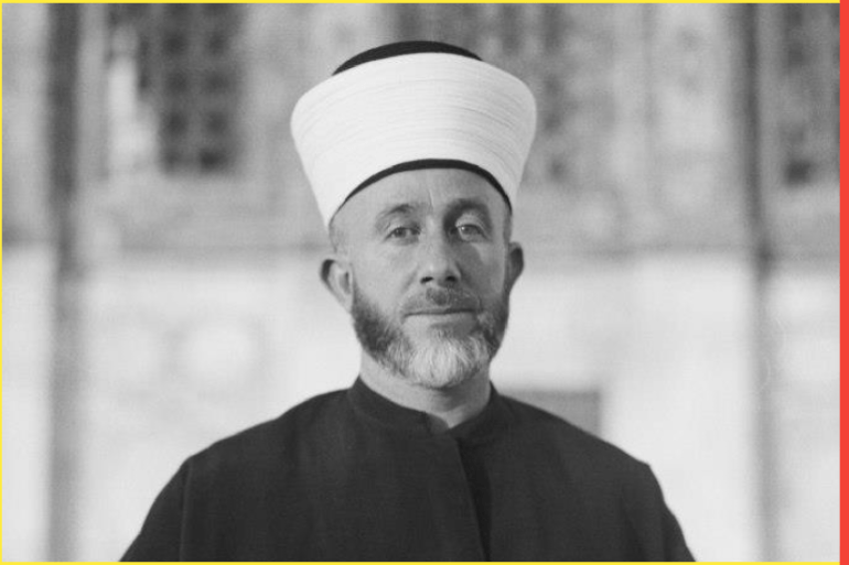أصدر المفتي العام للقدس الشيخ أمين الحسيني فتوى تاريخية في يوليو/تموز من عام 1936 يقول فيها إن العلويين طائفة من طوائف الشيعة تدين بالإسلام.
