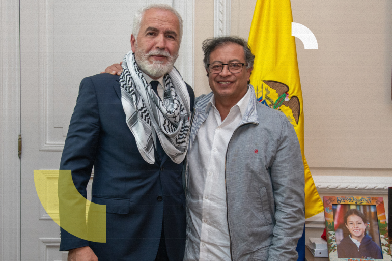 Handout photo released by Colombian Presidency showing President Gustavo Petro (R) posing with Palestine Ambassador to Colombia, Raouf Almalki, after meeting in Bogota on October 19, 2023. RESTRICTED TO EDITORIAL USE - MANDATORY CREDIT "AFP PHOTO / COLOMBIAN PRESIDENCY " - NO MARKETING - NO ADVERTISING CAMPAIGNS - DISTRIBUTED AS A SERVICE TO CLIENTS (Photo by Handout / COLOMBIAN PRESIDENCY / AFP) / RESTRICTED TO EDITORIAL USE - MANDATORY CREDIT "AFP PHOTO / COLOMBIAN PRESIDENCY " - NO MARKETING - NO ADVERTISING CAMPAIGNS - DISTRIBUTED AS A SERVICE TO CLIENTS