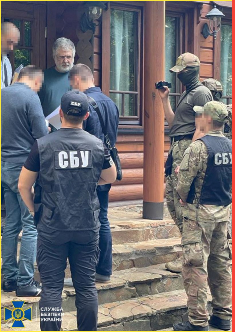 Ukrainian business tycoon and one of Ukraine's most prominent billionaires Ihor Kolomoisky speaks with Security Service of Ukraine (SBU) and Prosecutor General's Office officers at an unknown location, in this picture released on September 2, 2023. Security Service of Ukraine/Handout via REUTERS ATTENTION EDITORS - THIS IMAGE HAS BEEN SUPPLIED BY A THIRD PARTY. MANDATORY CREDIT. IMAGE BLURRED AT SOURCE. DO NOT OBSCURE LOGO.