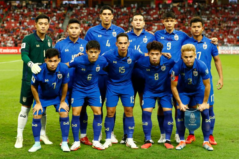 Soccer Football - World Cup - AFC Qualifiers - Group C - Singapore v Thailand - Singapore National Stadium, Singapore, Singapore - November 21, 2023 Thailand players pose for a team group photo before the match REUTERS/Jeremy Lee