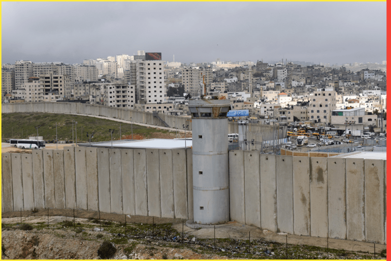 An overview of the Israeli separation wall near the Qalandiya Checkpoint, between Jerusalem and Ramallah in the West Bank, January 17, 2019. Israeli television news reported yesterday that U.S. President Donald Trump's Middle East Peace Plan will include territorial swaps in most West Bank territories and a Palestinian capitol in East Jerusalem.