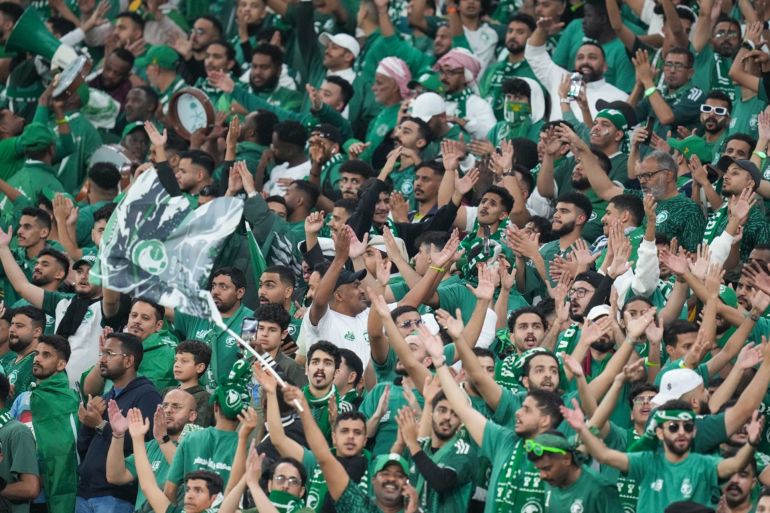 الجماهير السعودية من كل مناطق المملكة احتشدت باستاد المدينة التعليمية لمساندة الأخضر (الجزيرة)