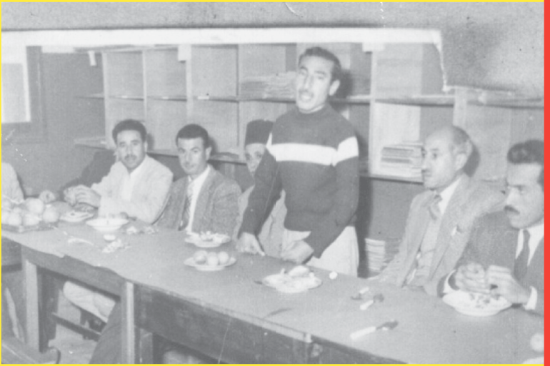 الشيخ أحمد ياسين بعد تعيينه معلما في أواخر الخمسينيات