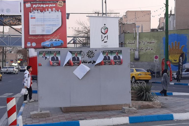 يتنافس 15 ألفا و200 مرشحا على 290 مقعدا برلمانيا في انتخابات 1 مارس المقبل (الجزيرة)