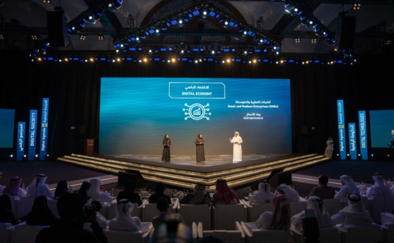 الكواري تؤكد أن قطر تتخذ خطوات ثابتة لتكون عنصرا مؤثرا في عصر التحول الرقمي (الجزيرة)