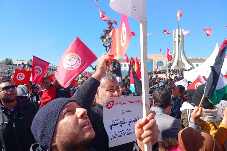 جانب من الاحتجاج الذي دعا له اتحاد الشغل أمام مبنى الحكومة التونسية/مارس/آذار 2024 (صورة خاصة)