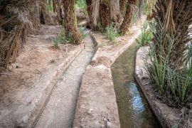 الخطارات المائية لا تزال تعمل في بعض مناطق إقليم الرشيدية في الجنوب الشرقي للمغرب (غيتي)