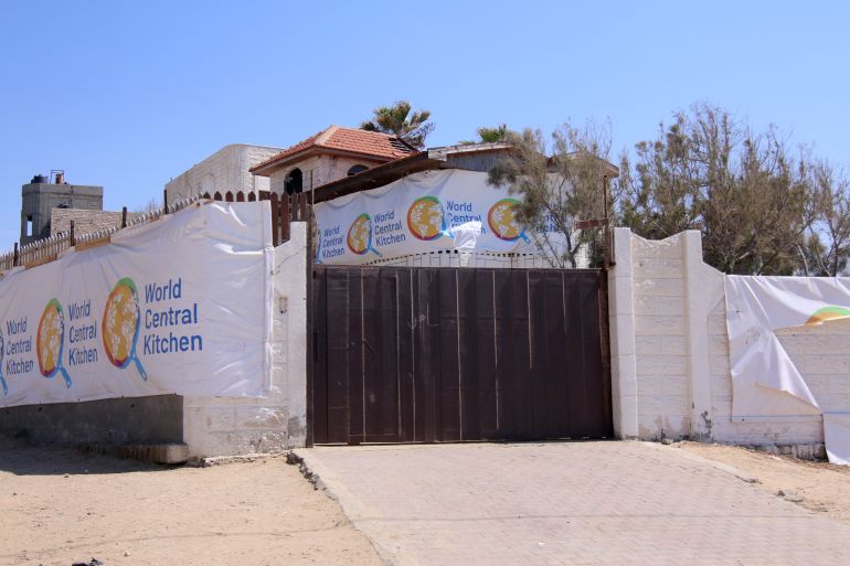 مقر المطبخ المركزي العالمي في غزة تم إغلاقه بعد قرار تعليق العمل إثر الاستهداف الإسرائيلي لفريقه في القطاع