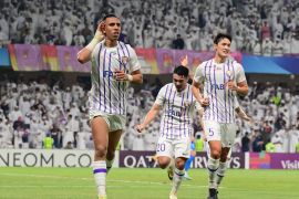المغربي رحيمي (يسار) سجل 3 أهداف في مرمى الهلال (مواقع التواصل)