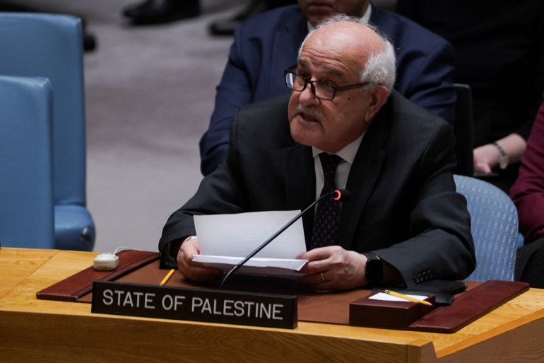 المراقب الدائم لفلسطين لدى الأمم المتحدة رياض منصور (رويترز)