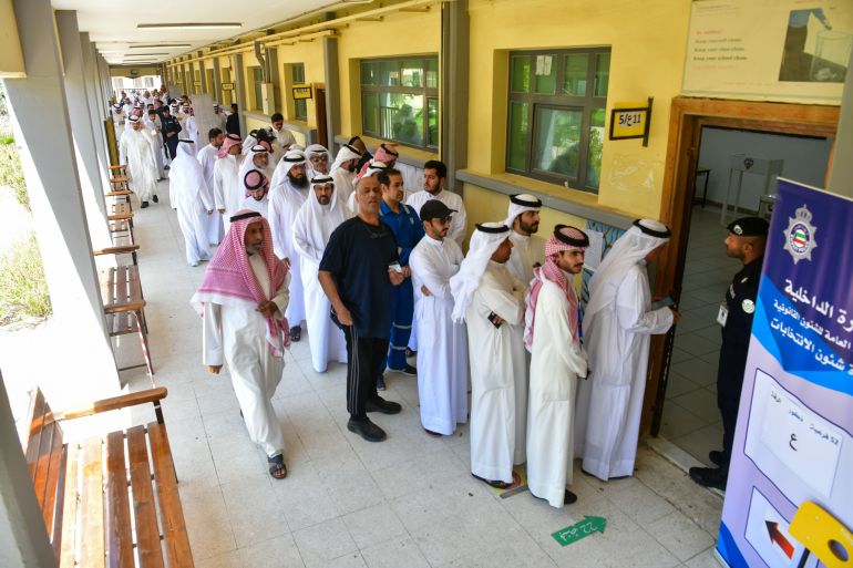عمليات الاقتراع في الانتخابات البرلمانية بالكويت كونا وكاله الانباء الكويتيه